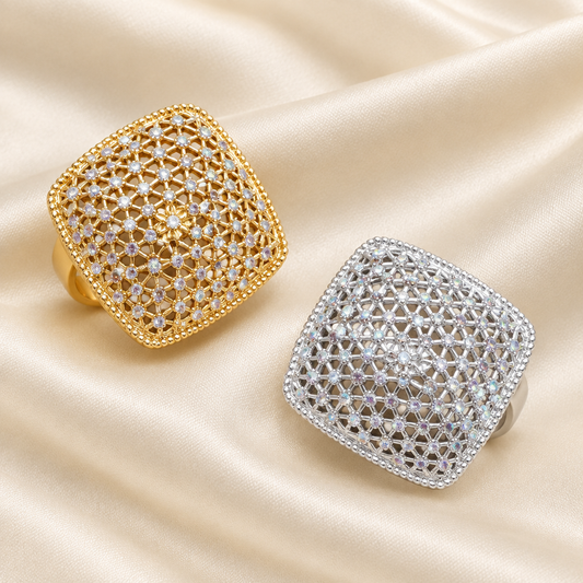 Exact-design square lattice rings on ivory silk